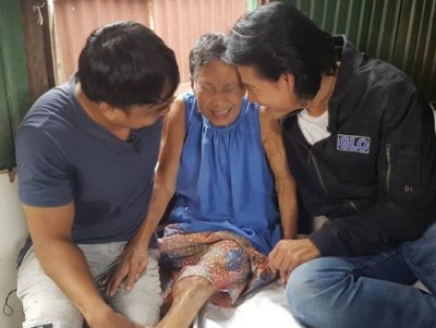 บิณฑ์เข้าช่วย! หญิงชราวัย 72 เหยื่อความประมาทตกรถเมล์ จนถูกตัดขาทิ้ง
