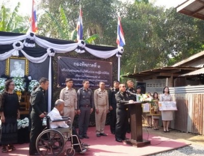 พล.ท.วิจักขฐ์ สิริบรรสพ แม่ทัพภาคที่ 3 เป็นประธานในพิธีมอบบ้านให้แก่นางจันทร ยศปัญญา
