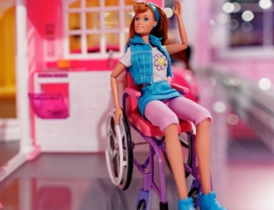 “บาร์บี้” เปิดตัวตุ๊กตาพิการ ทลายกำแพงอคติด้านความบกพร่องทางร่างกาย