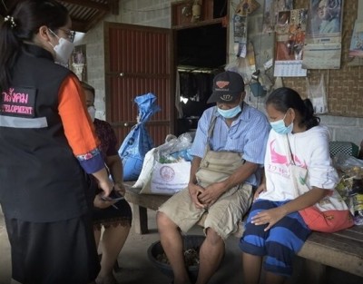 สาวตาพิการกับสามีกลับถึงบ้านที่หนองบัวลำภูแล้ว หลังเดินเท้าจากลพบุรีถึงเพชรบูรณ์