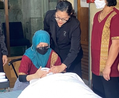 “ประธานสภาสังคมสงเคราะห์ฯ” เยี่ยมชมการฝึกอาชีพนวดแผนไทย สร้างรายได้อย่างยั่งยืนให้คนพิการ