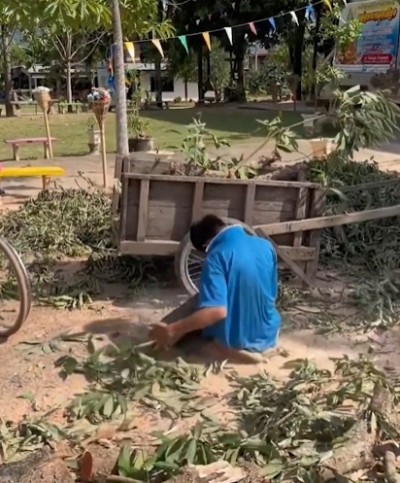 ร่างกายหาใช่อุปสรรคไม่ น้องอ่างหนุ่มพิการ แต่ใจเขาแข็งแกร่งมาก