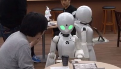 คาเฟ่หุ่นยนต์ให้บริการลูกค้าคนพิการ
