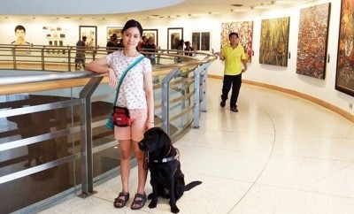 สาวพิการทางสายตา วอนเห็นใจอนุญาตพาสุนัขนำทาง ไปตามสถานที่ต่างๆ ได้